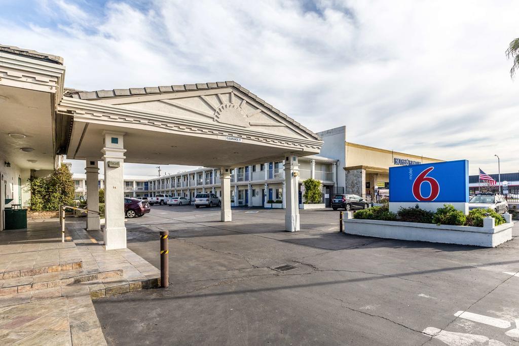 Motel 6 San Rafael Exterior photo